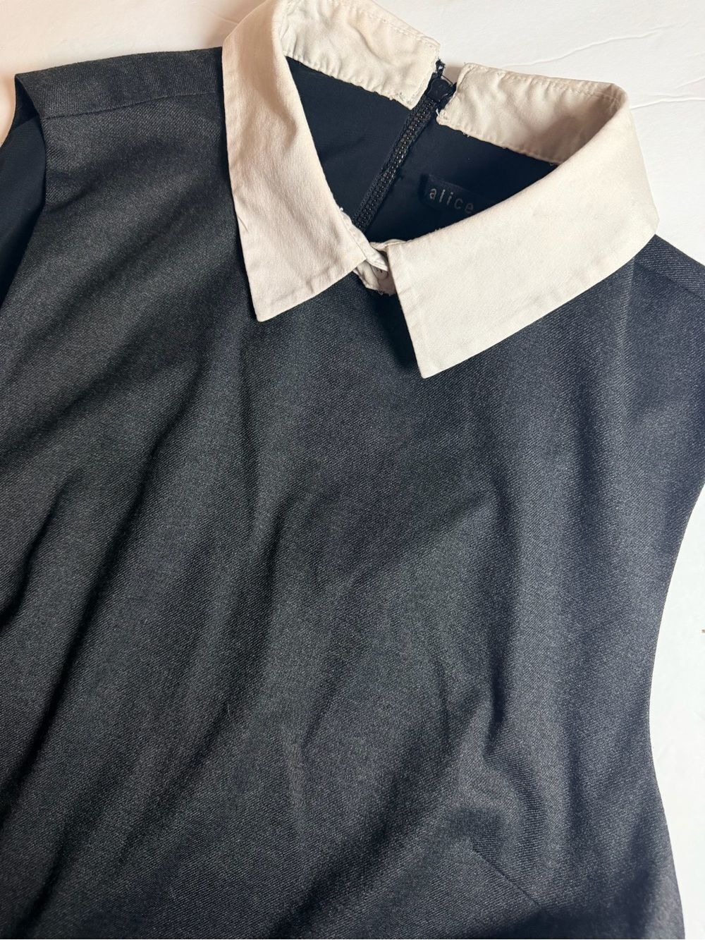 Alice + Olivia Employed Collared Drop Waist Pleated Dress Gray Sz 6 8  No Tag